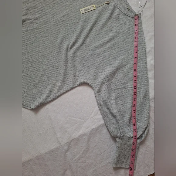 NWT MAX STUDIO LONDON Gray Relaxed Bishop Sleeve Top - Picture 5 of 7